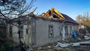 Зруйновані будинки та гаражі: наслідки ворожих ударів по Запорізькій області, — ФОТО