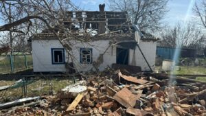 Разрушены дома и повреждены автомобили: правоохранители показали последствия вражеских обстрелов Запорожской области, — ФОТО
