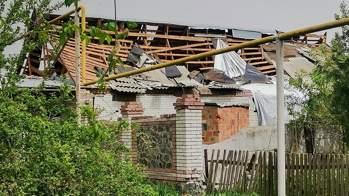 Зруйновано будинки людей: загарбники завдали понад 300 ударів по Запорізькій області