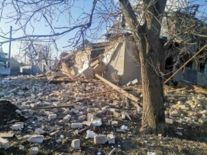 Под российским огнем оказались восемь населенных пунктов Запорожской области: поступило 17 сообщений о разрушении