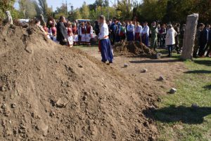 Запорожский Курган Единства вырос на полтора метра