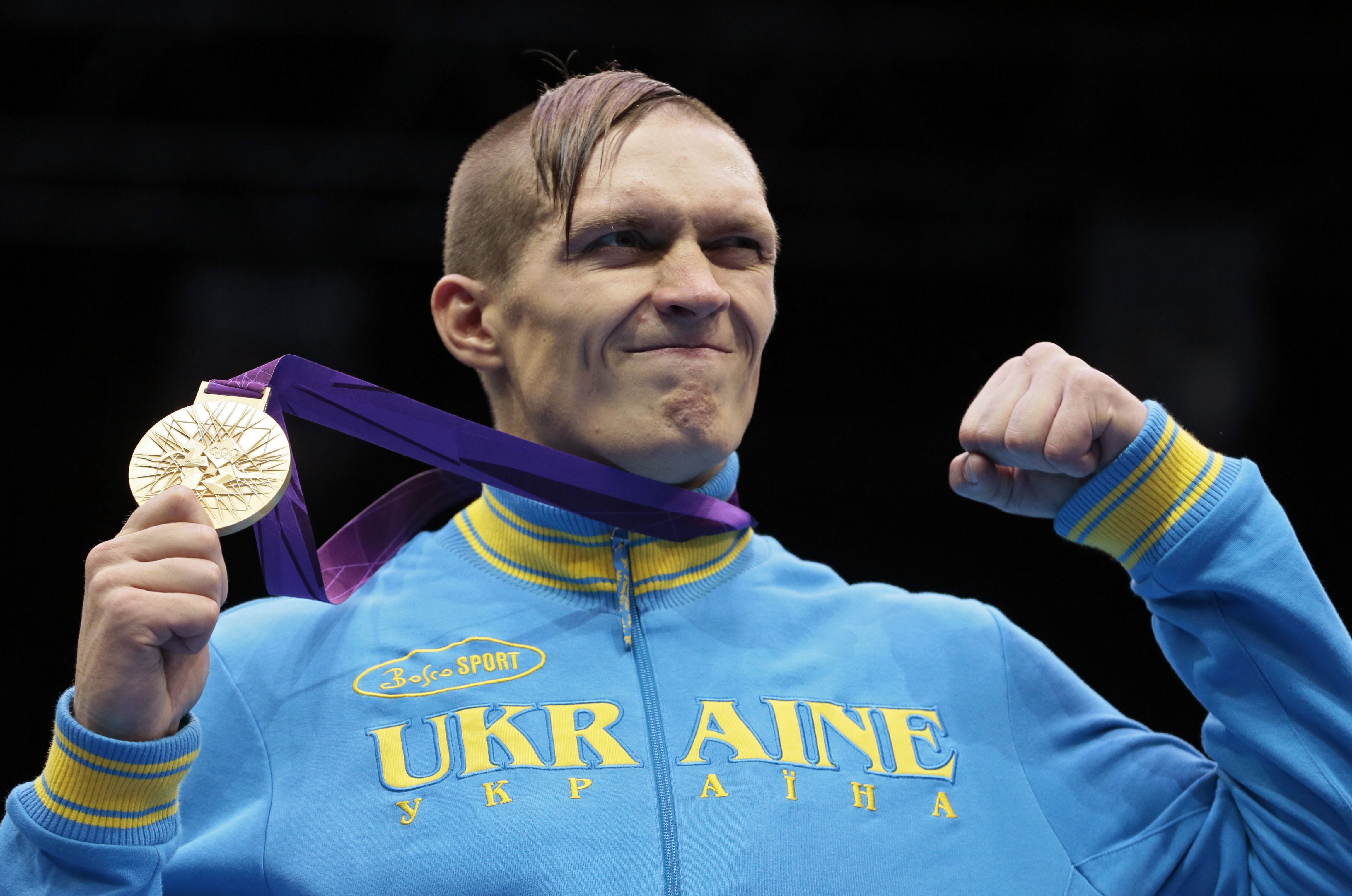 Российский политик предложил запретить боксеру Усику въезд в Крым