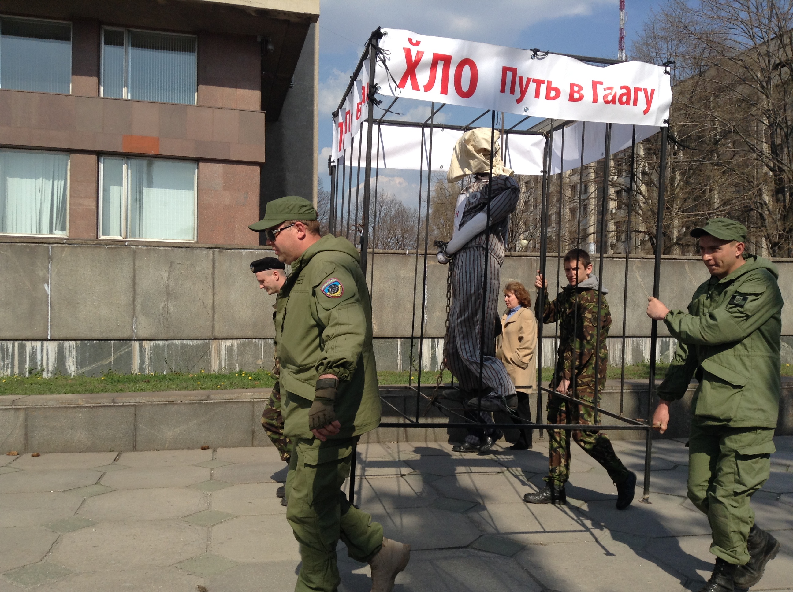 Запорожцы указали сепаратистам на их место - в городе прошел марш единства