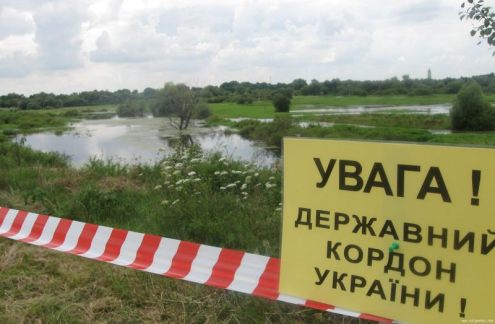 Мигранты массово нарушают границу на западе Украины