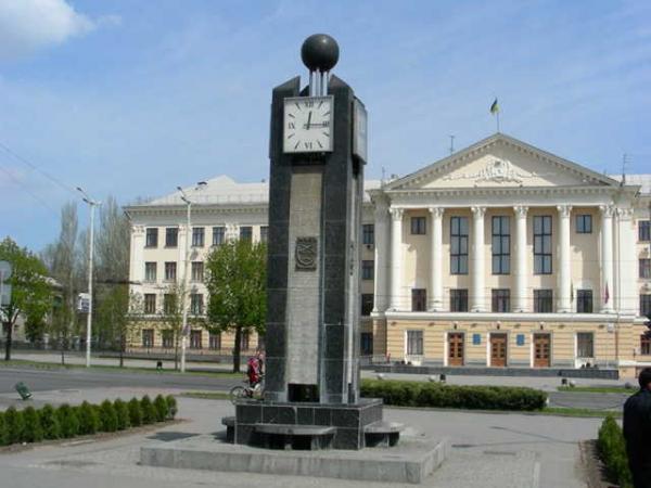 Син грозится уволить всех начальников департаментов мэрии