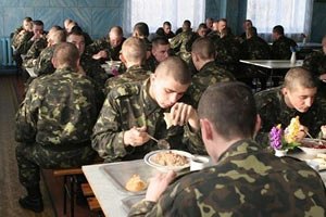 Эксперимент Минобороны: На 58 гривен бойцов можно кормить вкусно