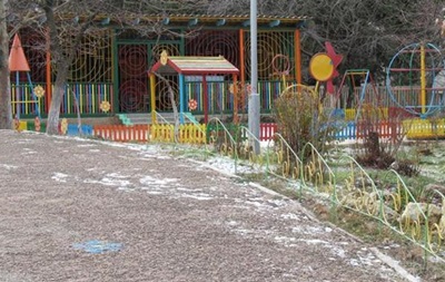 В Севастополе приостанавливают работу детсадов и школ