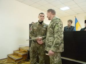 В запорожском военкомате наградили волонтеров и бойцов АТО