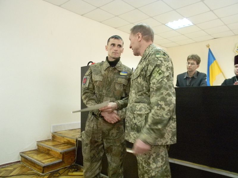 В запорожском военкомате наградили волонтеров и бойцов АТО