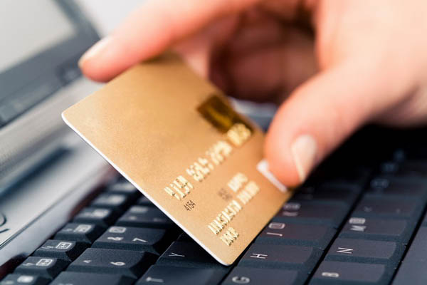 Жительница Бердянска хотела продать обувь, а лишилась 11 тыс грн