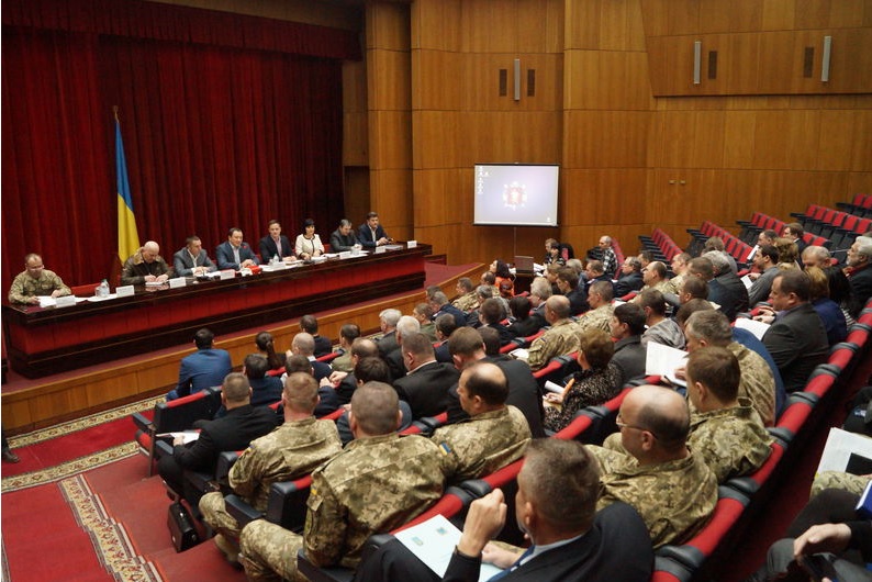 Константин Брыль попросил военкомов вручить повестку работникам Госгеокадастра