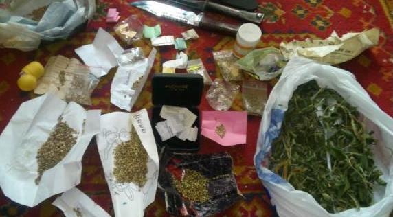 Полиция задержала вооруженного наркодилера