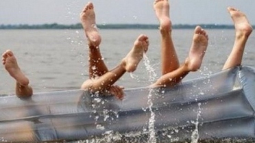 В Кирилловке жителя Днепра унесло в открытое море на 1 км