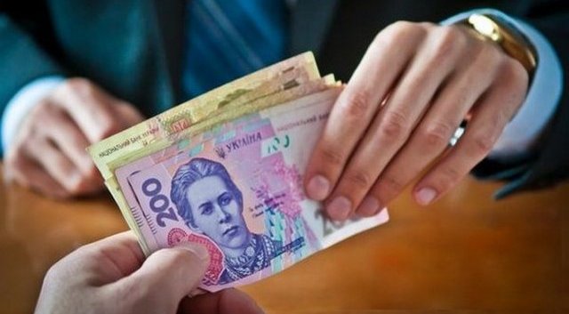 В Запорожской области налоговики требовали от бизнесмена взятку