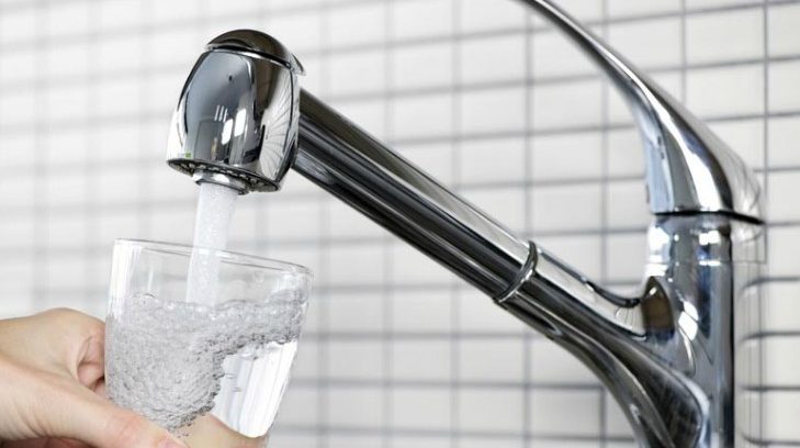 В нескольких запорожских домах временно отключили холодную воду