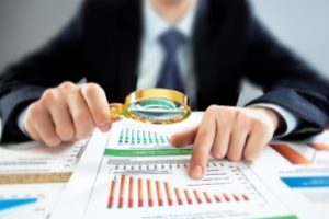За финансовые махинации в Запорожской области без работы остались 7 чиновников