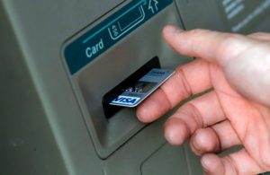 Запорожские мошенники придумали новый способ кражи через банкомат
