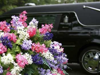 Ритуальщики просят полмиллиона гривен на покупку автомобилей