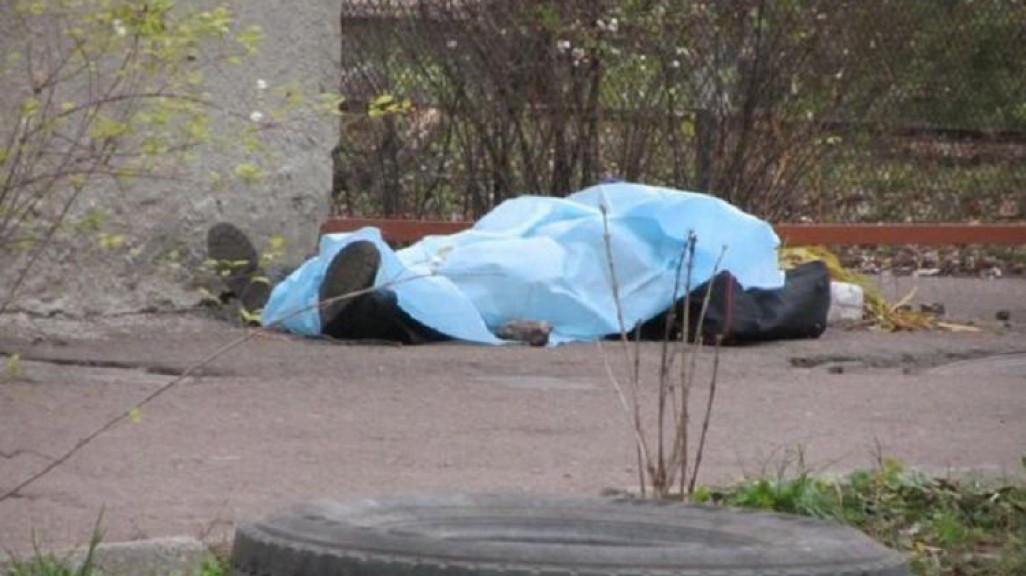 В Запорожье на территории завода убили молодого парня