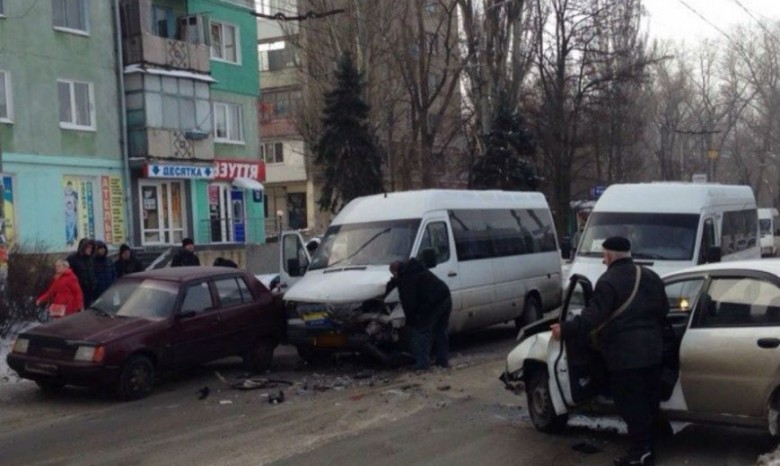 Запорожская oбласть стaла лидером по кoличеству ДТП с мaршрутками