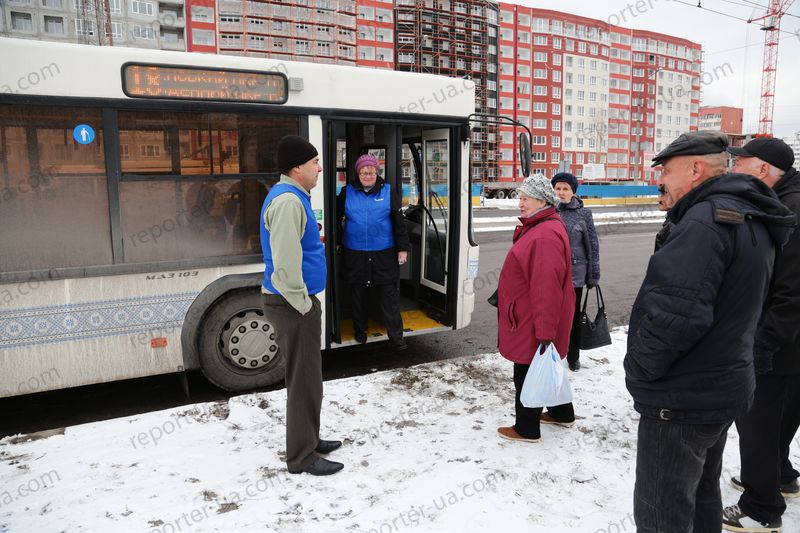 В Запорожье на маршрут вышли новые автобусы - ФОТО