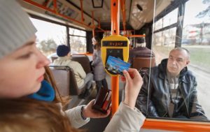 Стало известно, когда в Запорожье появятся электронные билеты в общественном транспорте