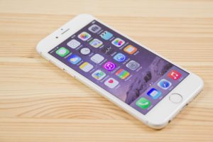 В Запорожской области у 10-летней школьницы украли iPhone 6