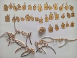 Через запорожский аэропорт пытались ввезти полкило ювелирных изделий - ФОТО