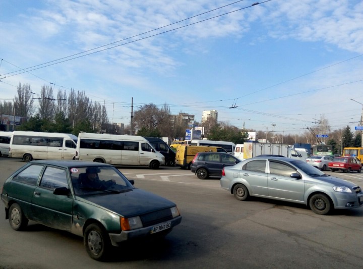 Стала известна причина образовавшейся на плотине ДнепроГЭС пробки