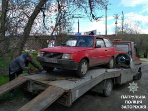 Побил рекорд: запорожские патрульные задержали очень пьяного водителя - ФОТО