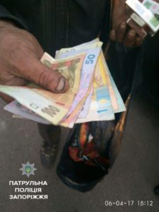 В Запорожье бездомный обокрал приютившую его женщину - ФОТО