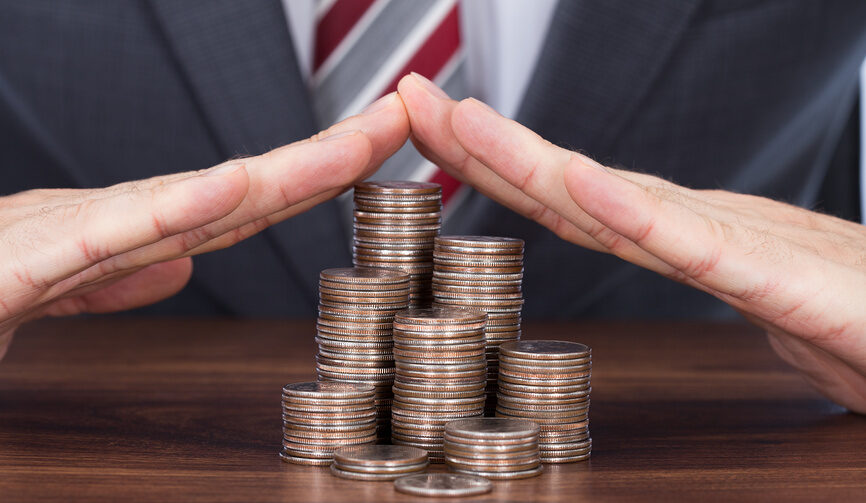 Черговий тиск на населення: загарбники беруть під контроль грошові перекази на тимчасово окупованій території