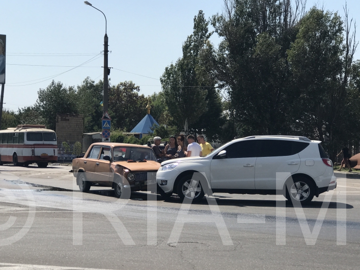 В Запорожской области внедорожник протаранил 