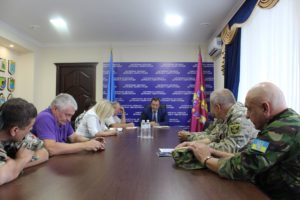 Бойцы, которые пикетировали Запорожский Госгеокадастр, изложили губернатору свои требования
