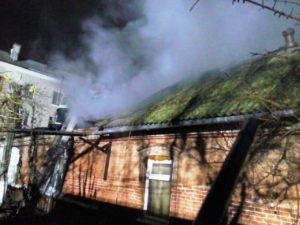 В Запорожской области произошел пожар в многоквартирном доме рядом с ж/д вокзалом - ФОТО
