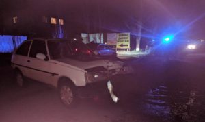 В Запорожской области автомобиль сбил пешехода, после чего врезался в столб - ФОТО