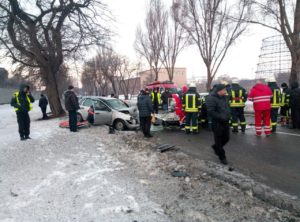 В Запорожье лоб в лоб столкнулись два легковых авто: четверо пострадавших - ФОТО