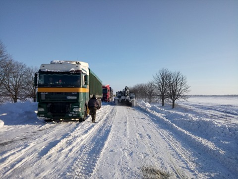 В Запорожской области спасатели освободили из снежного плена почти 800 человек - ФОТО