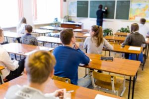 В понедельник запорожские школьники вернутся к занятиям