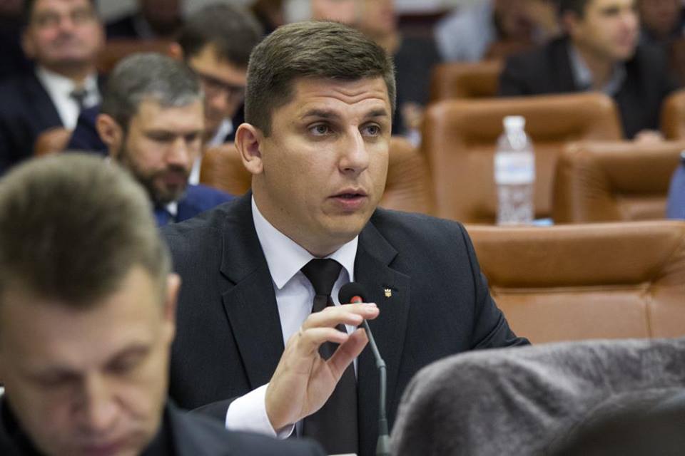 Депутат Запорожского горсовета в декларации указал, что прожил год благодаря финансовой помощи родителей