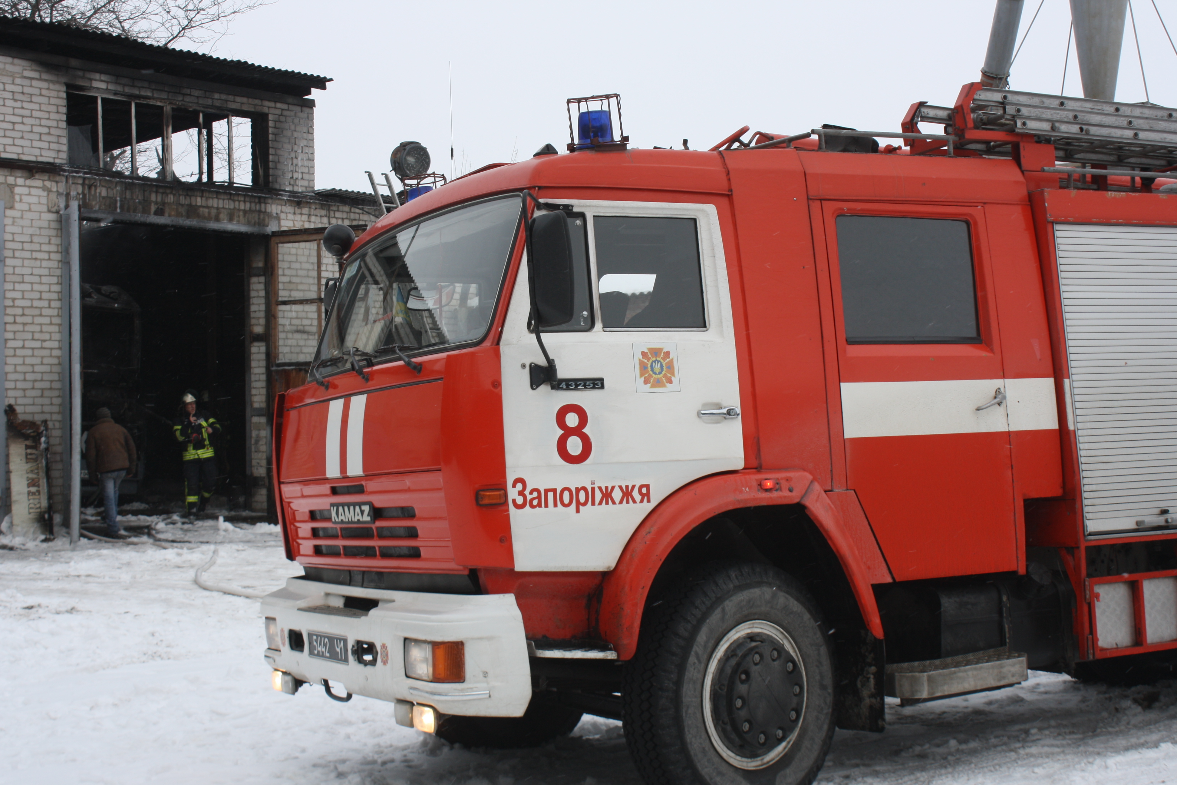 В Запорожье горел грузовой автомобиль «Renault» - ФОТО