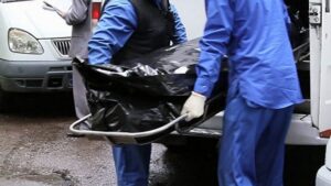 В Запорожской области возле водоема нашли тело молодого мужчины