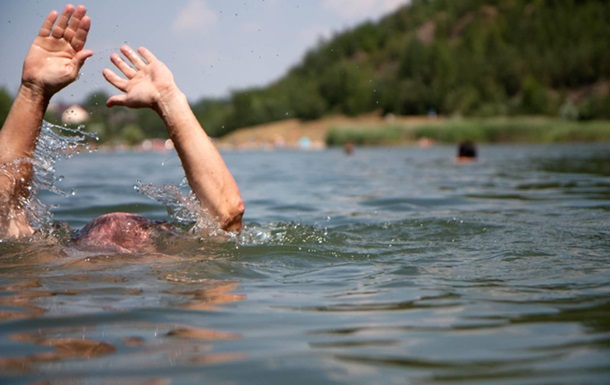 В Запорожской области в водоеме бесследно пропал мужчина: водолазы сутки не могут найти его тело
