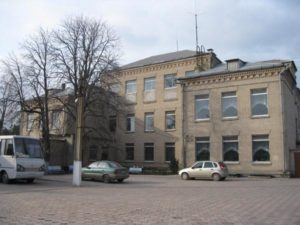 В Запорожской области библиотекарь школы-интерната удивила депутатов своей зарплатой