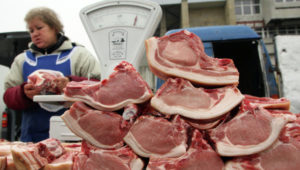 Жители Запорожья травятся продуктами со стихийных рынков