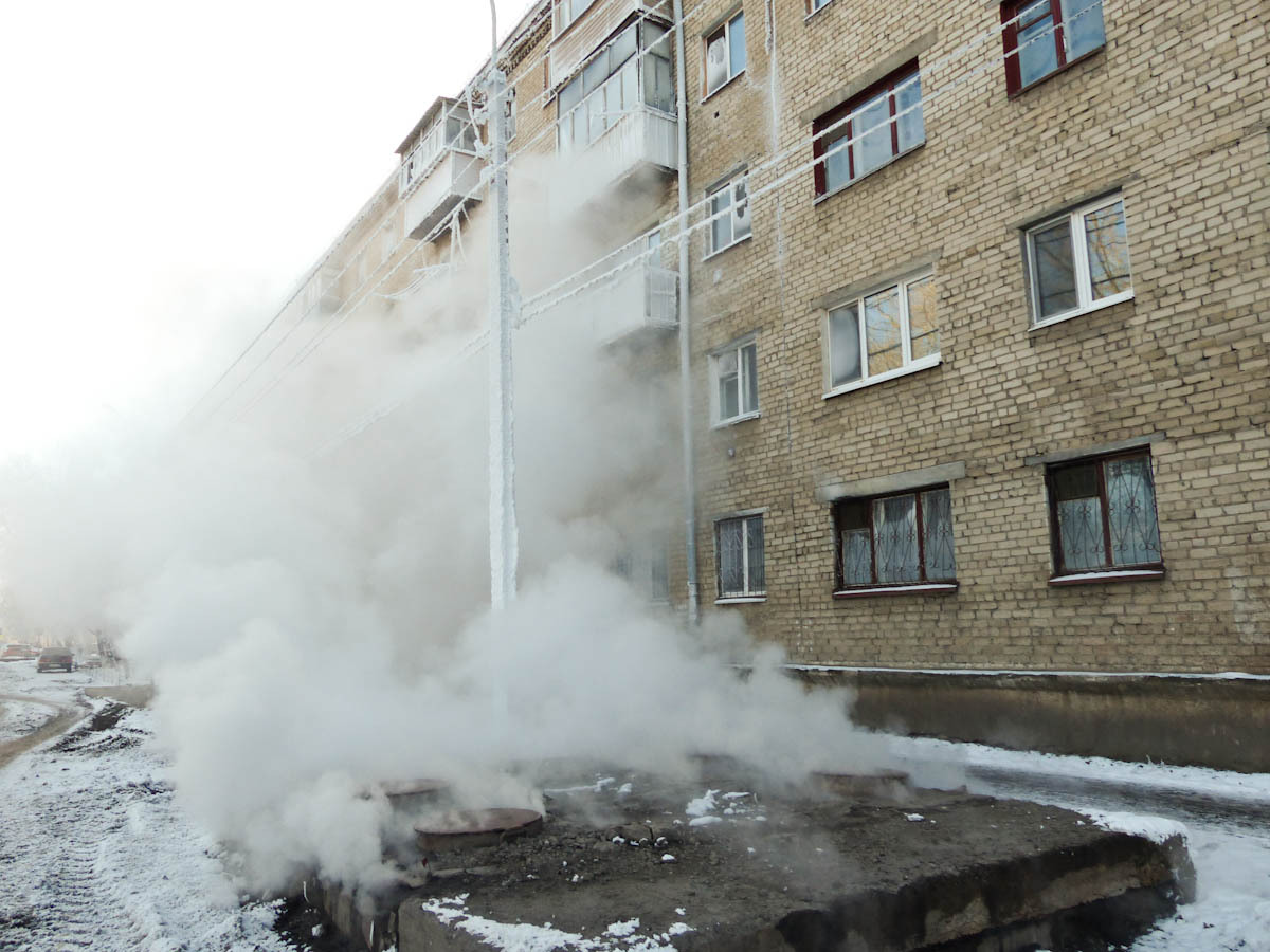 В Запорожье двое мужчин погибли при пожаре на теплотрассе