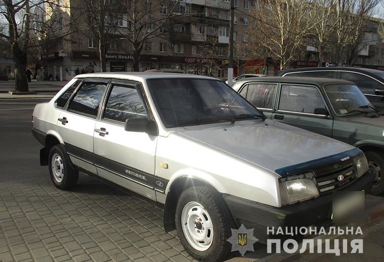 В Запорожской области злоумышленник угнал автомобиль около магазина - ФОТО