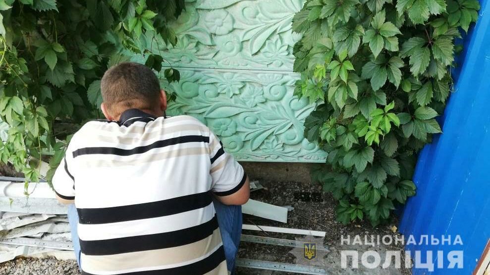 В Запорожье отправили под стражу парня, который жестоко избил полицейских: его брата разыскивают