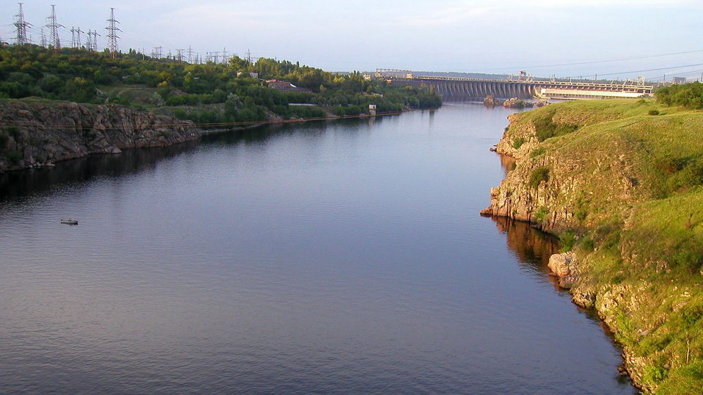 Порошкові фосфати, загибель риби та питна вода: в Запоріжжі обговорили забруднення води в річці Дніпро