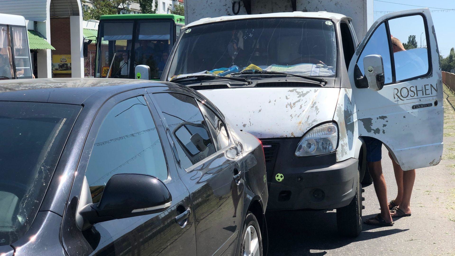 В Запорізькій області сталася ДТП: вантажівка протаранила легковик